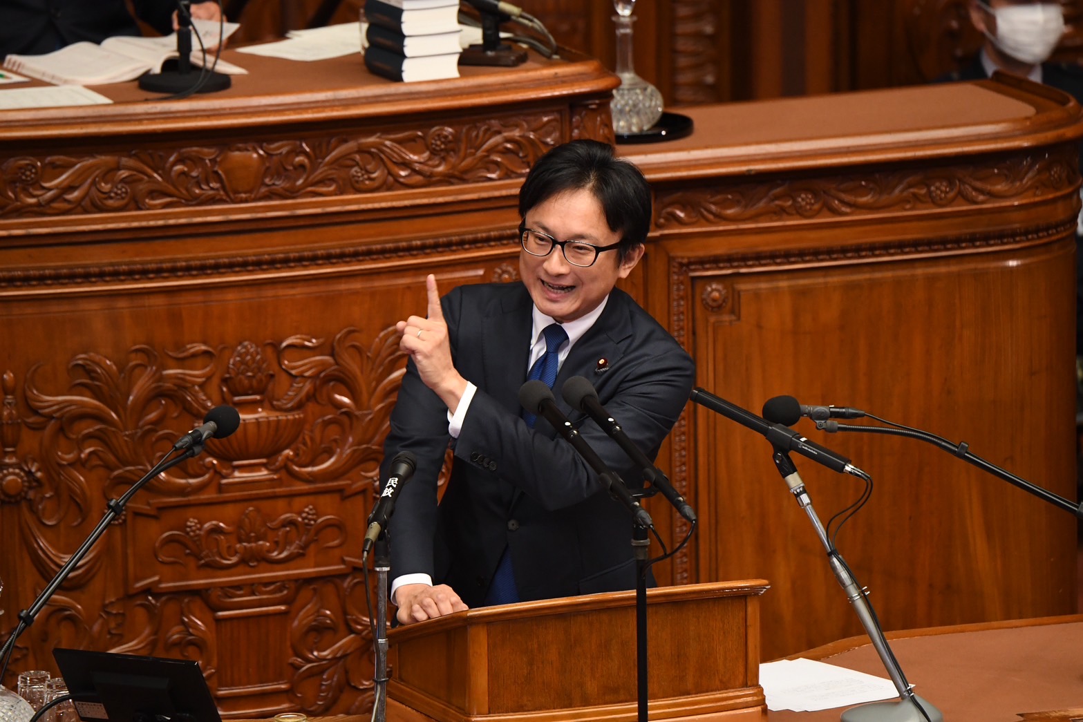保護中: 山岸一生への寄附、献金
